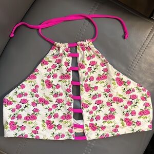 BEACH BUNNY 🐰  Bikini top 👙